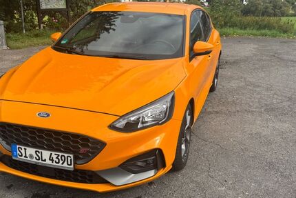 Ford Focus 127.000 km 13.000 &euro; Freudenberg 57258
