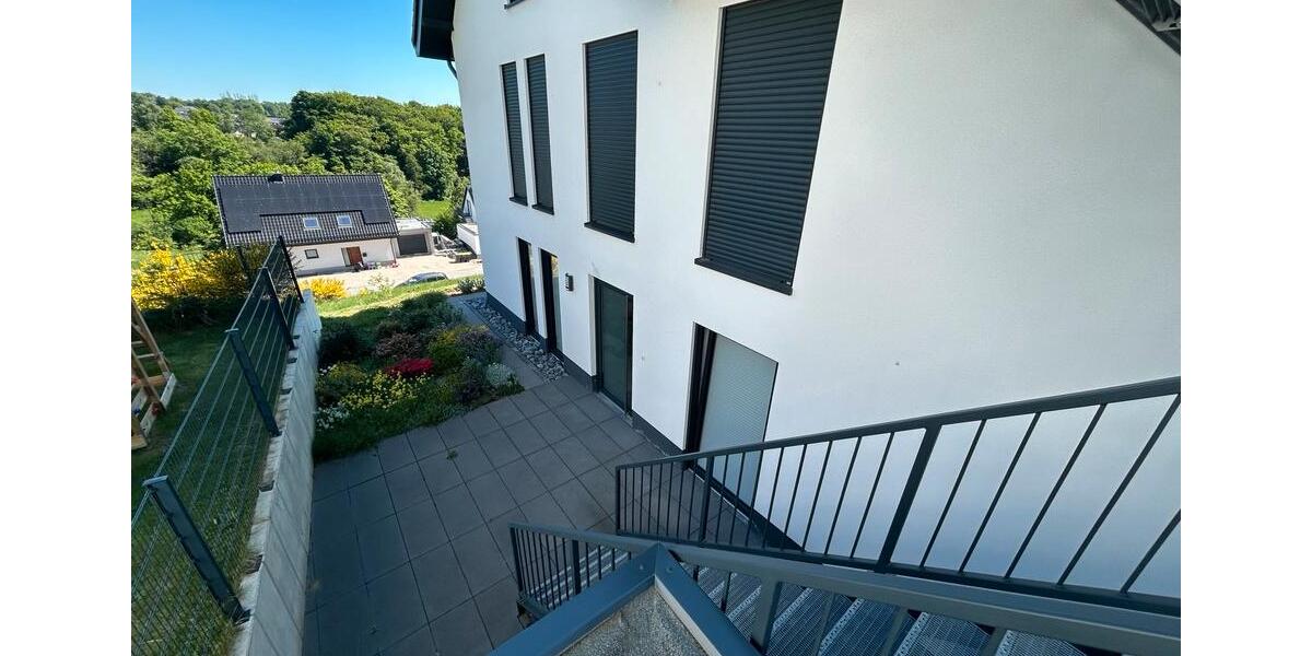 Terrassenwohnung Meinerzhagen - 4 Zimmer, 135 m&sup2;, 1.350&euro; | Angebot:27543375