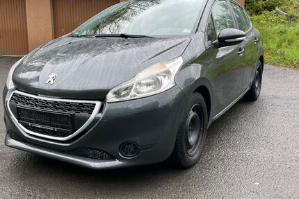 Peugeot 208 100.000 km 3.499 &euro; Gummersbach 51645