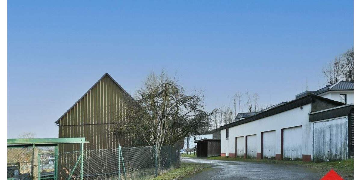 Einfamilienhaus mit Nebengebäude und Garagen in zentraler Lage von Kierspe - Mehrfamilienhaus, Wohnhaus Kierspe Kierspe Bahnhof | Angebot:25537526