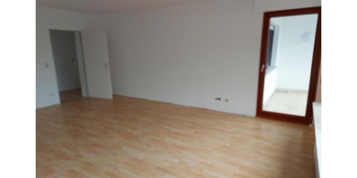 Hochparterre Gummersbach Berstig Süd - 2 Zimmer, 75 m&sup2;, 590&euro; | Angebot:25633250