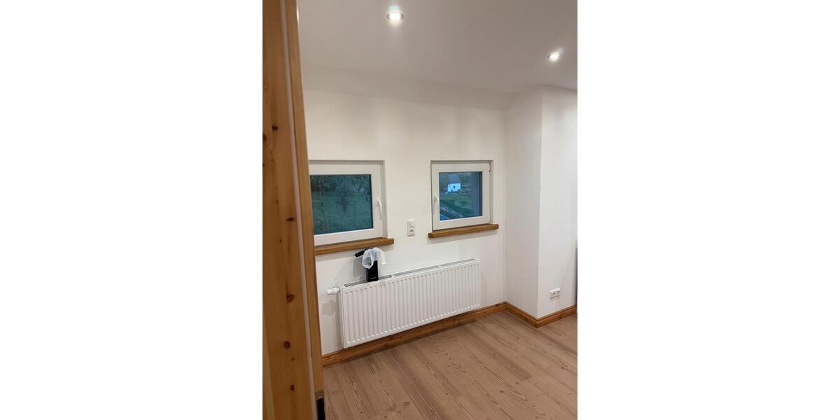Etagenwohnung Friesenhagen - 4 Zimmer, 90 m&sup2;, 950&euro; | Angebot:27544455