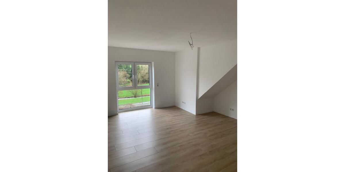 Doppelhaushälfte Nümbrecht - 9 Zimmer, 268 m&sup2;, 475.000&euro; | Angebot:21692398