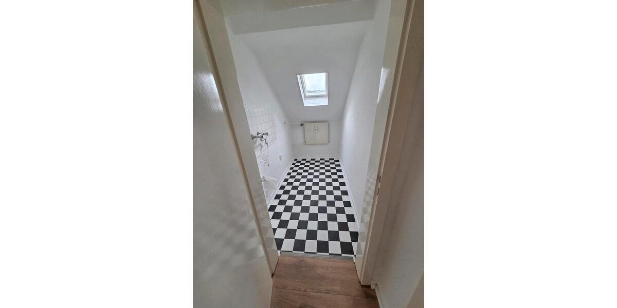 Dachgeschoßwohnung Gummersbach - 2 Zimmer, 60 m&sup2;, 430&euro; | Angebot:26567451