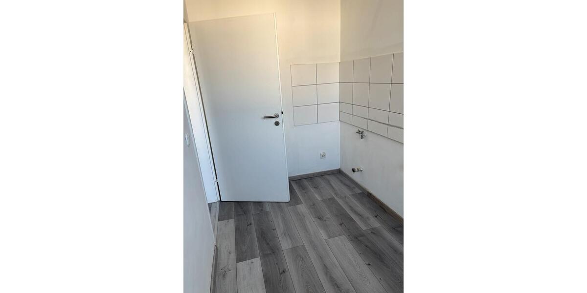 Hochparterre Bergneustadt - 2 Zimmer, 62 m&sup2;, 98.000&euro; | Angebot:26946323