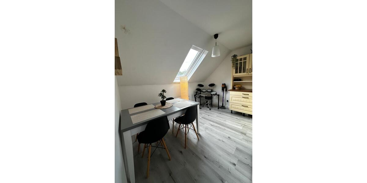 Dachgeschoßwohnung Windeck - 3 Zimmer, 60 m&sup2;, 550&euro; | Angebot:25741401