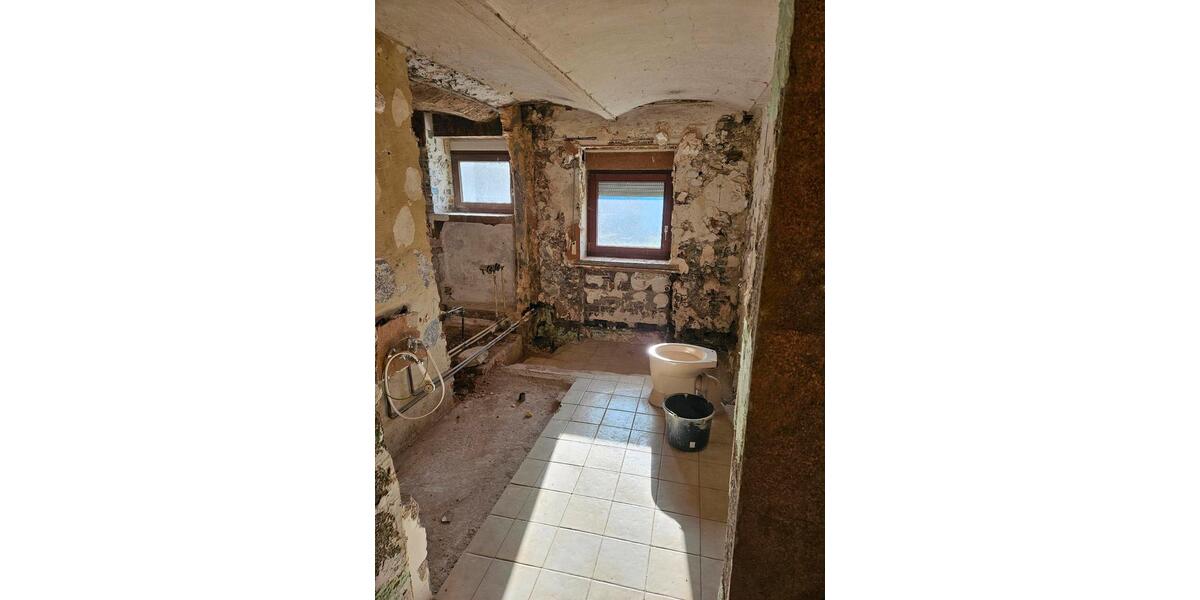 Einfamilienhaus Wipperfürth - 8 Zimmer, 170 m&sup2;, 210.000&euro; | Angebot:23712641