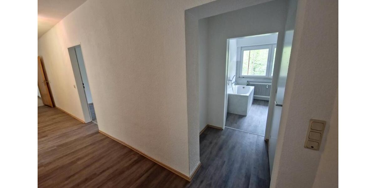 Etagenwohnung Reichshof - 3 Zimmer, 84 m&sup2;, 750&euro; | Angebot:27532791