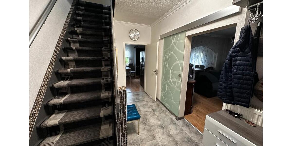 Einfamilienhaus Gummersbach Berstig Süd - 8 Zimmer, 183 m&sup2;, 360.000&euro; | Angebot:26613918