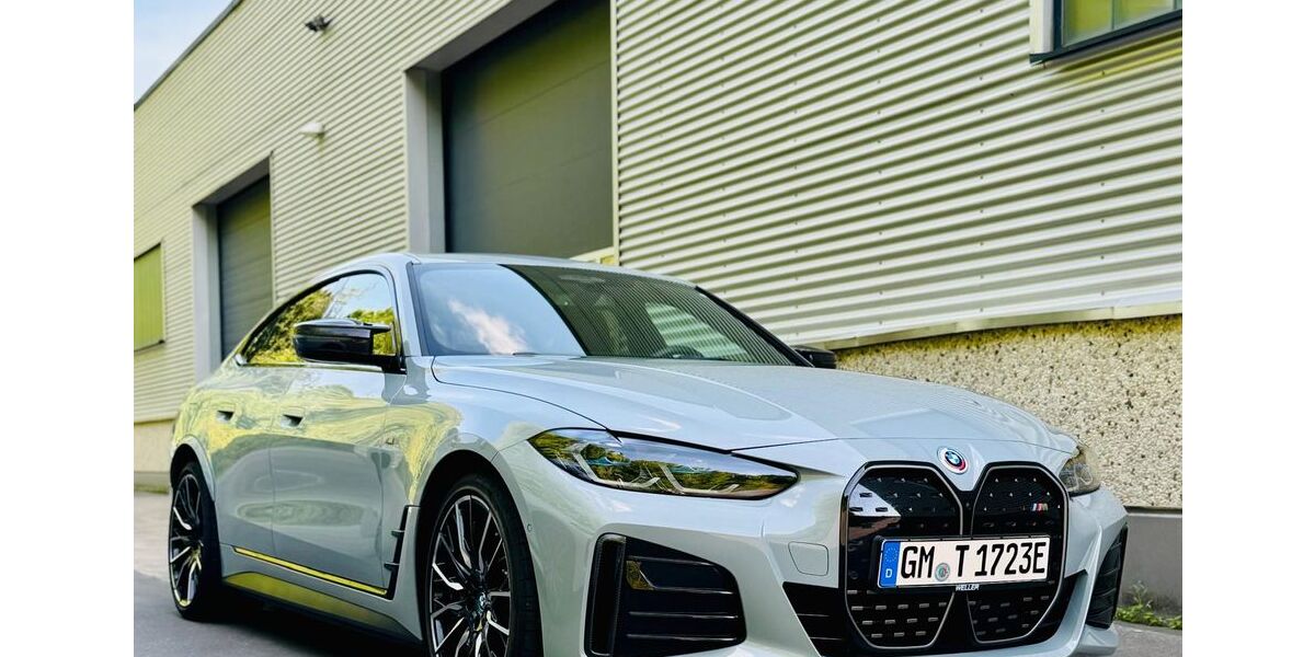 BMW i4 14.763 km 52.900 &euro; Wiehl 51674