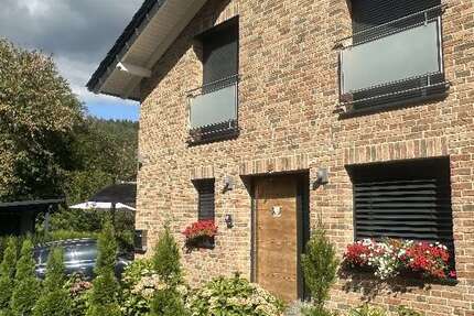Haus Gummersbach Berstig Süd - 6 Zimmer, 175 m&sup2;, 675.000&euro; | Angebot:27354911