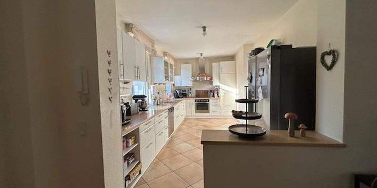 Einfamilienhaus Wiehl - 9 Zimmer, 250 m&sup2;, 679.000&euro; | Angebot:25654227