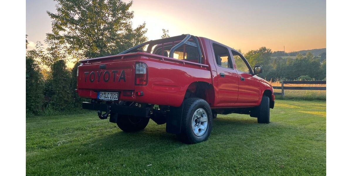 Toyota Hilux 275.000 km 17.900 &euro; Waldbröl 51545