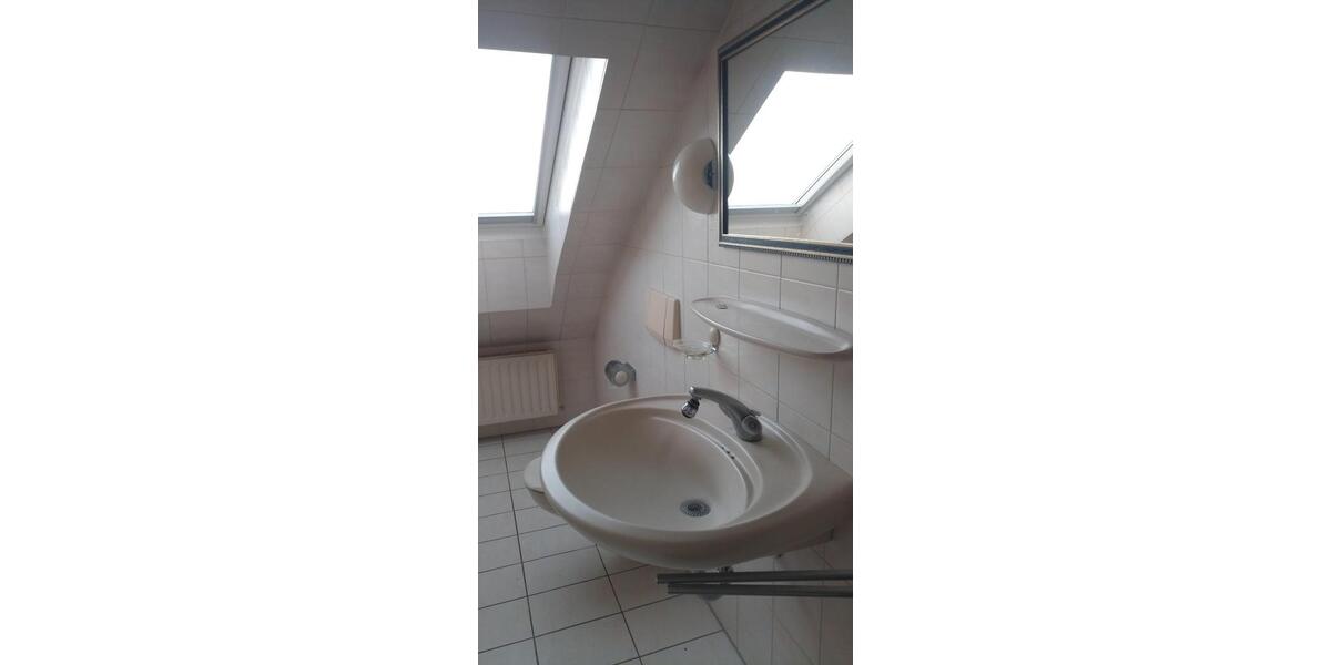 Dachgeschoßwohnung Overath - 2 Zimmer, 71 m&sup2;, 700&euro; | Angebot:25640167