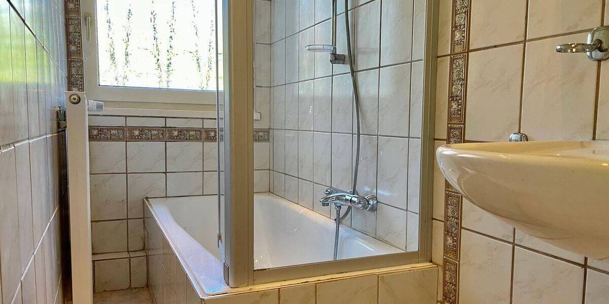 Mehrfamilienhaus, Wohnhaus Bergneustadt - 8 Zimmer, 176 m&sup2;, 260.000&euro; | Angebot:25691798