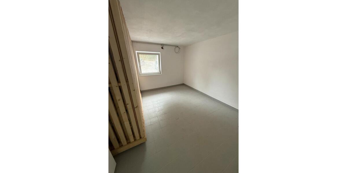 Dachgeschoßwohnung Engelskirchen - 4 Zimmer, 85 m&sup2;, 900&euro; | Angebot:27547849