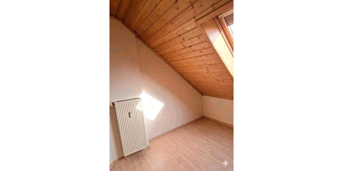 Dachgeschoßwohnung Drolshagen - 4 Zimmer, 75 m&sup2;, 650&euro; | Angebot:25907468