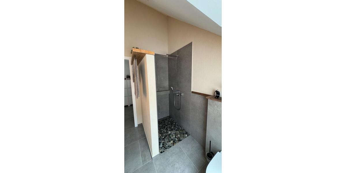 Dachgeschoßwohnung Gummersbach Berstig Süd - 3 Zimmer, 80 m&sup2;, 1.385&euro; | Angebot:27542049