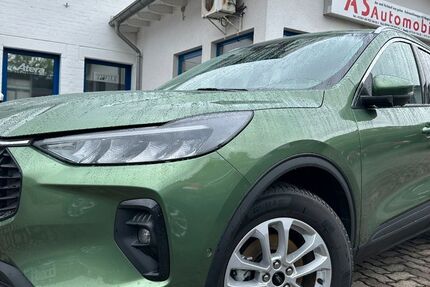 Ford Kuga 2.500 km 28.449 &euro; Gummersbach (Zwischen Toom Markt und ATU) 51645