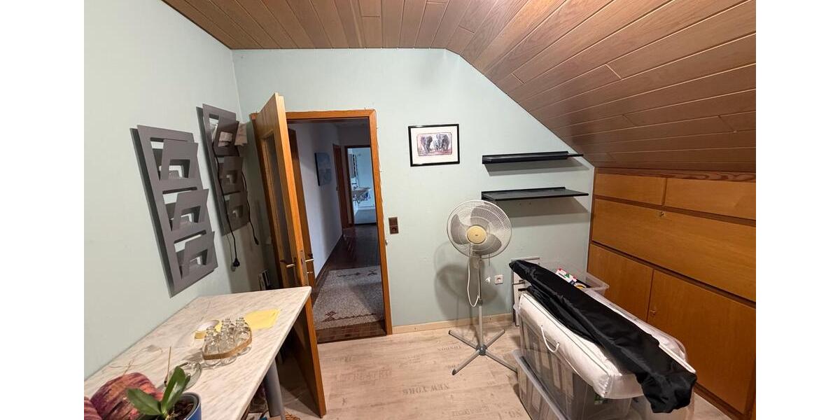 Etagenwohnung Waldbröl - 5 Zimmer, 112 m&sup2;, 990&euro; | Angebot:27549528