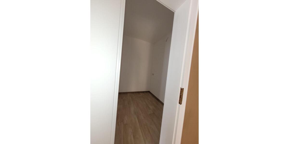 Etagenwohnung Nümbrecht - 2 Zimmer, 76 m&sup2;, 830&euro; | Angebot:25404212
