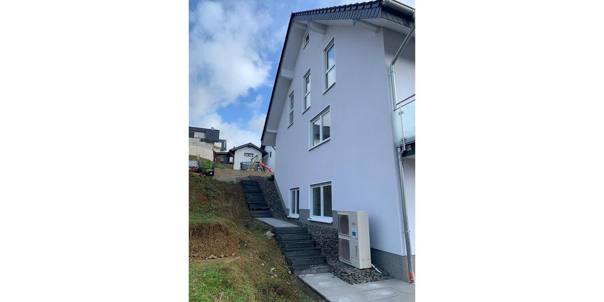 Doppelhaushälfte Nümbrecht - 9 Zimmer, 268 m&sup2;, 475.000&euro; | Angebot:21692398