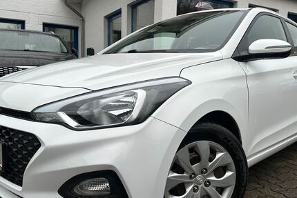 Hyundai i20 108.000 km 8.999 &euro; Gummersbach (Zwischen Toom Markt und ATU) 51645