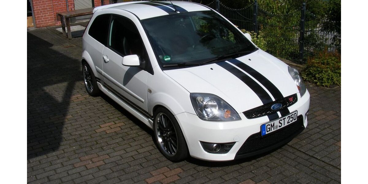 Ford Fiesta 270.959 km 4.900 &euro; Engelskirchen 51766