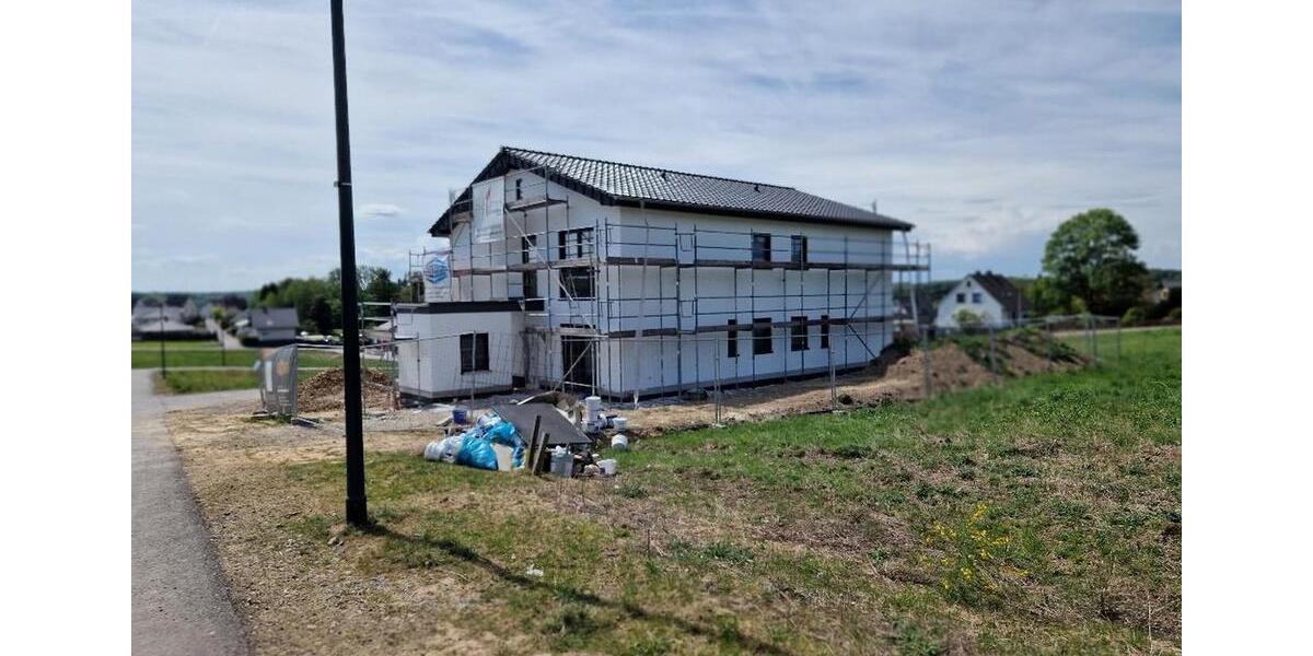 Doppelhaushälfte Waldbröl - 4 Zimmer, 130 m&sup2;, 1.500&euro; | Angebot:26443329