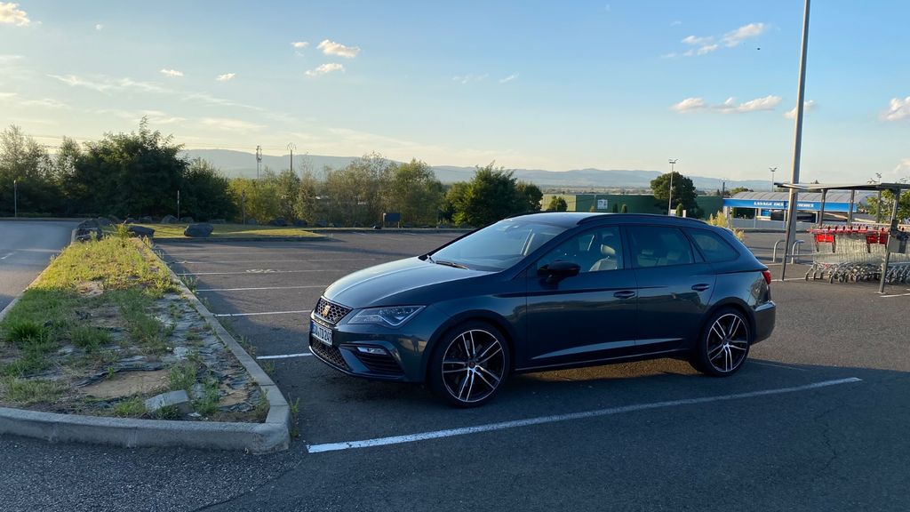 Seat Leon 104.600 km 22.700 &euro; Eitorf 53783