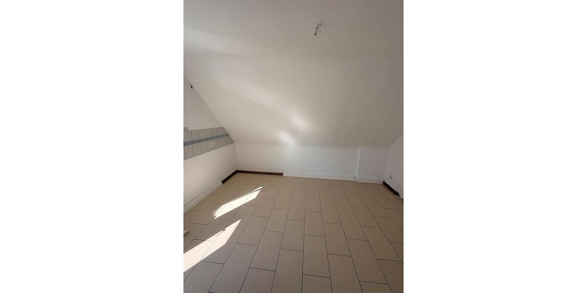 Dachgeschoßwohnung Gummersbach Berstig Süd - 3 Zimmer, 84 m&sup2;, 625&euro; | Angebot:27568626