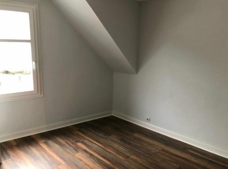 Dachgeschoßwohnung Overath - 4 Zimmer, 90 m&sup2;, 875&euro; | Angebot:25842768