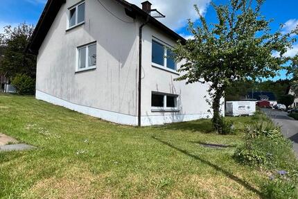 Haus Reichshof - 7 Zimmer, 190 m&sup2;, 1.600&euro; | Angebot:26434486