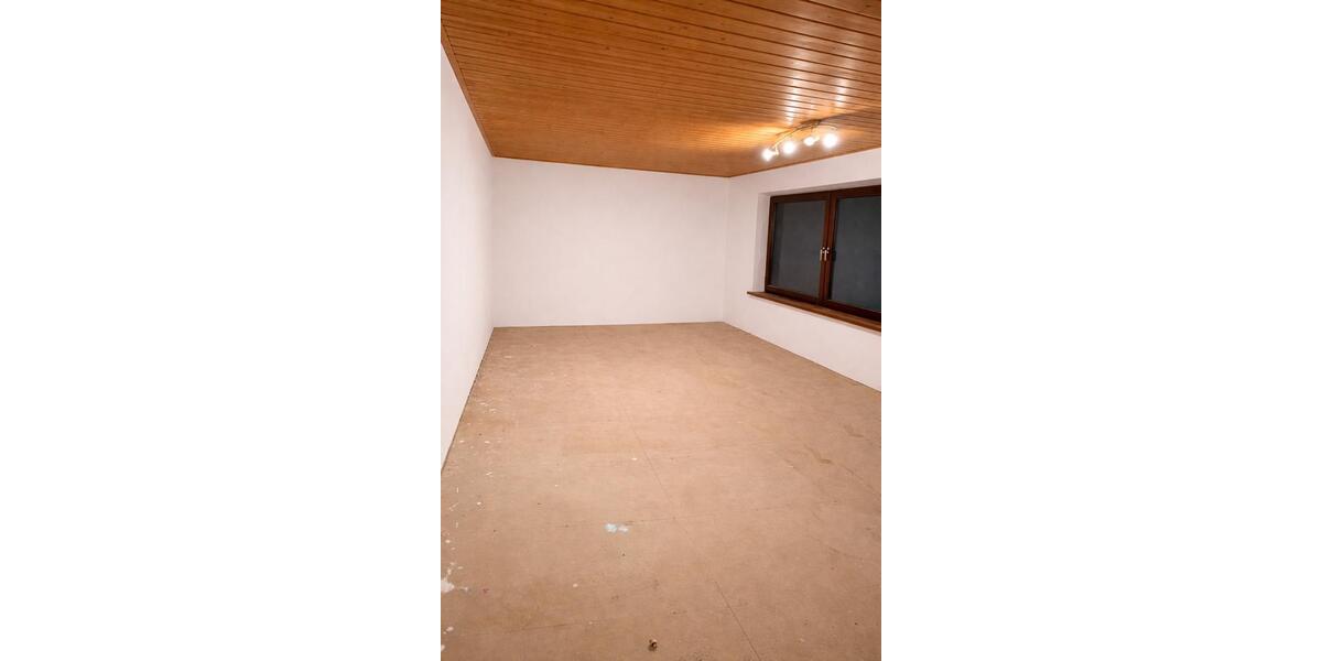 Etagenwohnung Windeck - 4 Zimmer, 111 m&sup2;, 850&euro; | Angebot:25780036