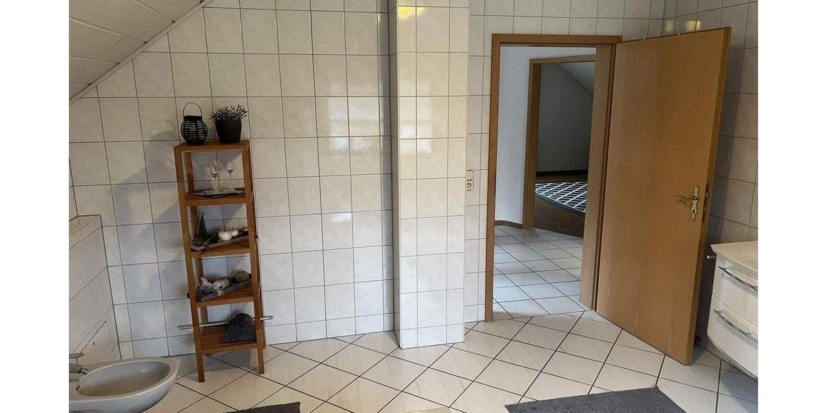 Einfamilienhaus Etzbach - 4 Zimmer, 140 m&sup2;, 420.000&euro; | Angebot:25797713