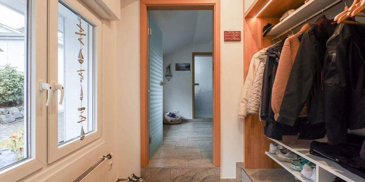 Mehrfamilienhaus, Wohnhaus Lüdenscheid Stüttinghausen - 9 Zimmer, 349 m&sup2;, 399.000&euro; | Angebot:26117799