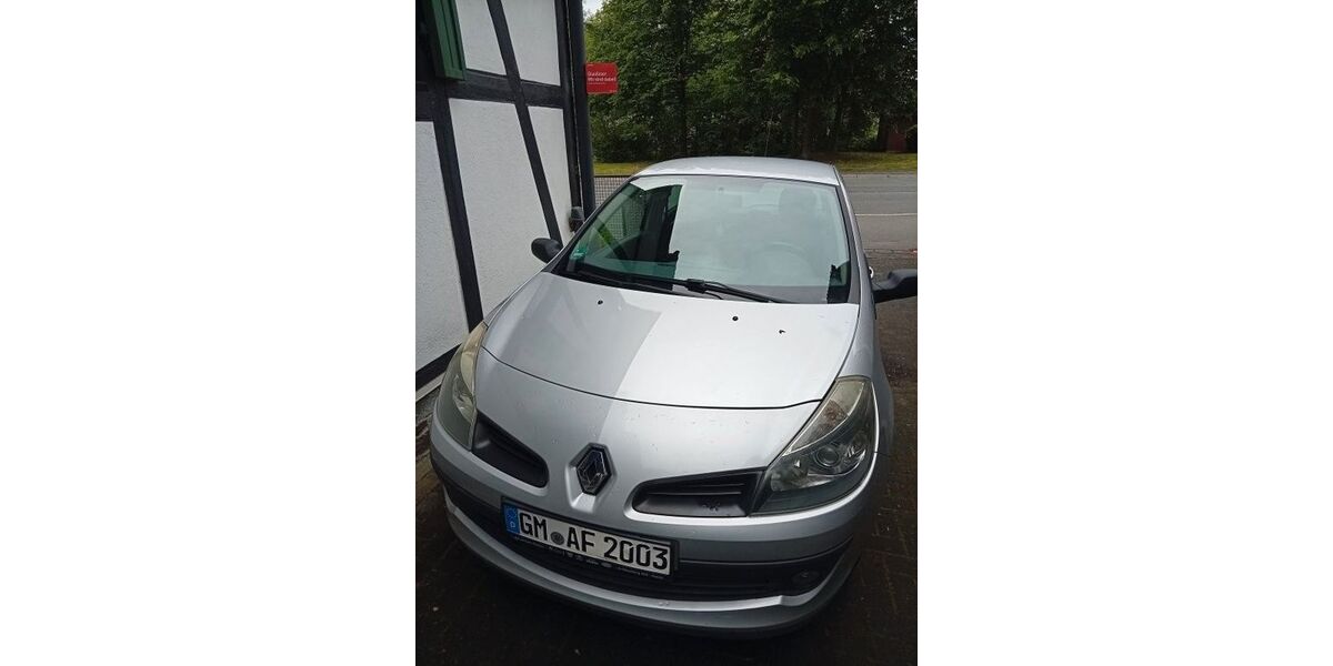Renault Clio 149.100 km 2.200 &euro; Gummersbach 51643