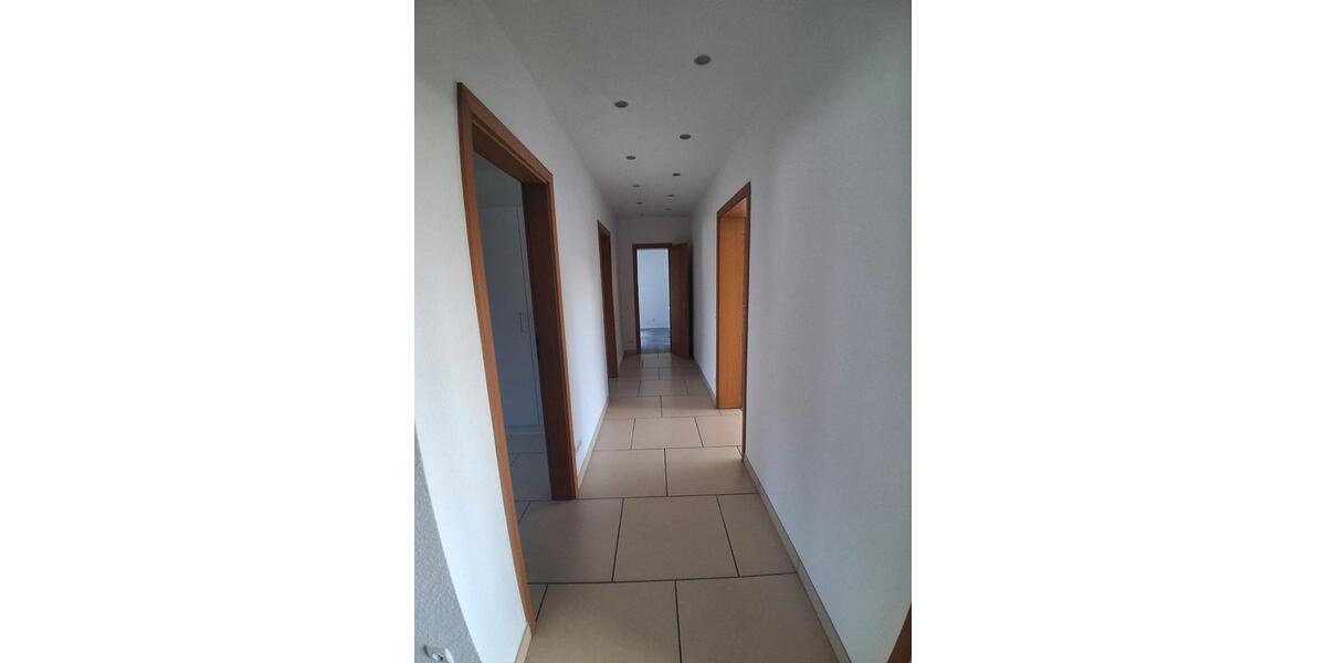 Etagenwohnung Wiehl - 4 Zimmer, 101 m&sup2;, 960&euro; | Angebot:26019155