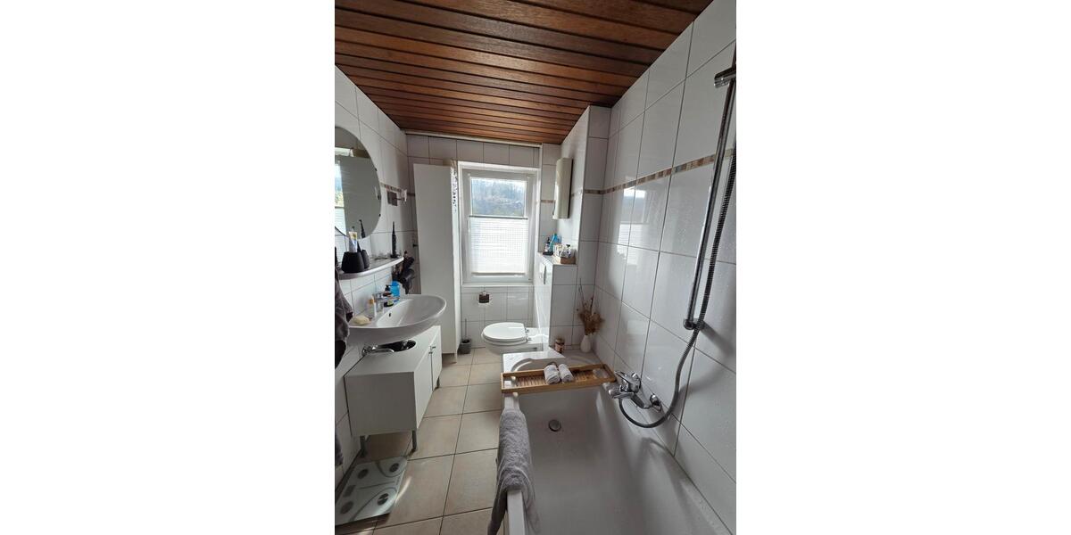 Etagenwohnung Engelskirchen - 4 Zimmer, 100 m&sup2;, 750&euro; | Angebot:25539399