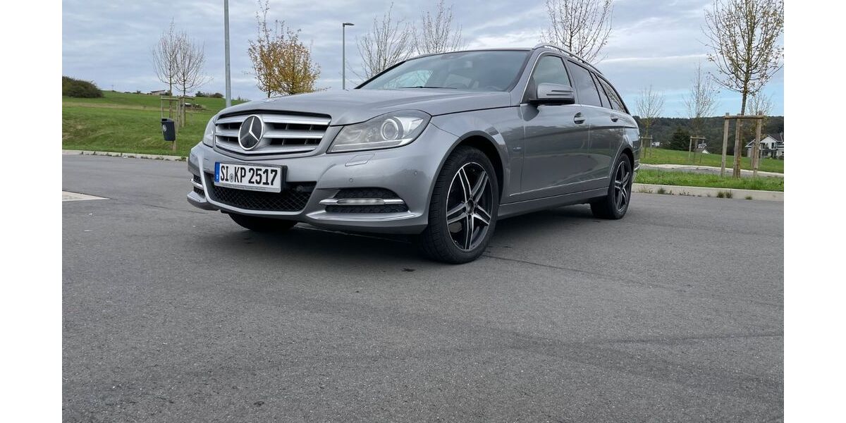 Mercedes-Benz C 220 225.000 km 11.499 &euro; Freudenberg 57258