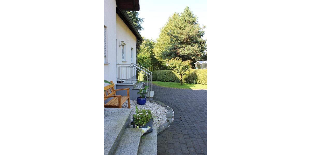 Einfamilienhaus Waldbröl - 10 Zimmer, 200 m&sup2;, 499.000&euro; | Angebot:26399155