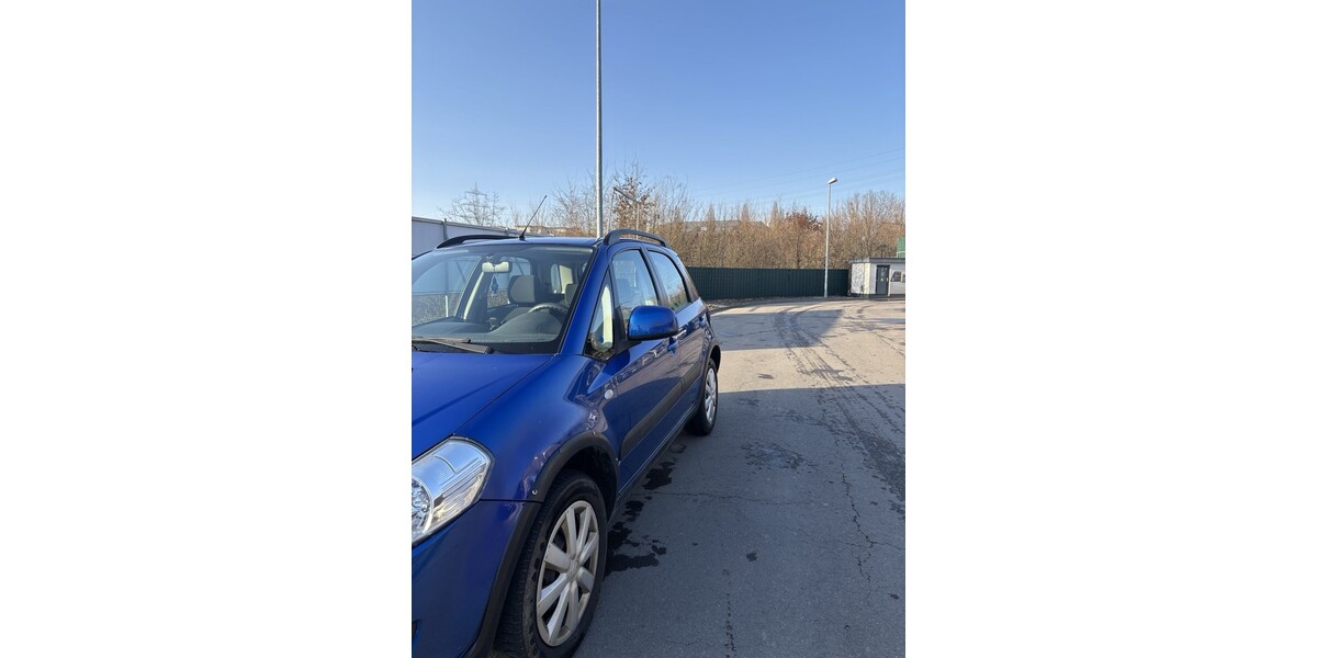 Suzuki SX4 110.000 km 3.000 &euro; wiehl 51674