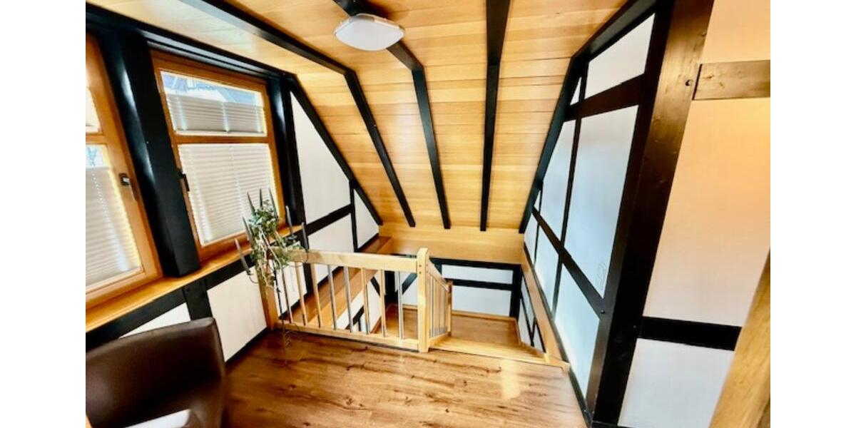 Einfamilienhaus Wissen - 10 Zimmer, 289 m&sup2;, 599.000&euro; | Angebot:25712086