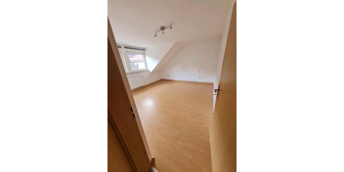 Dachgeschoßwohnung Niederfischbach - 3 Zimmer, 84 m&sup2;, 800&euro; | Angebot:24153226