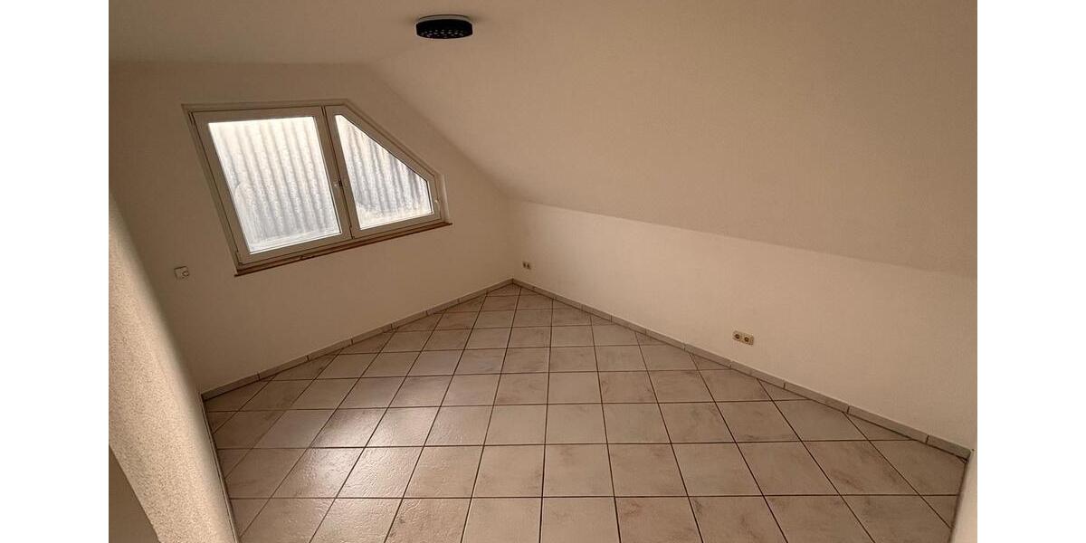 Dachgeschoßwohnung Lüdenscheid Augustenthal - 3 Zimmer, 70 m&sup2;, 560&euro; | Angebot:25865874