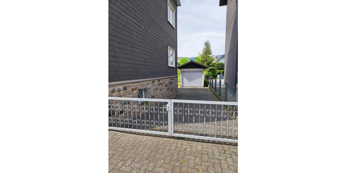 Einfamilienhaus Bergneustadt - 9 Zimmer, 220 m&sup2;, 298.000&euro; | Angebot:27141144