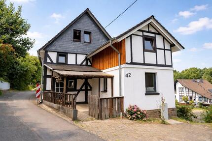 Haus Waldbröl - 5 Zimmer, 190 m&sup2;, 145.000&euro; | Angebot:27096322
