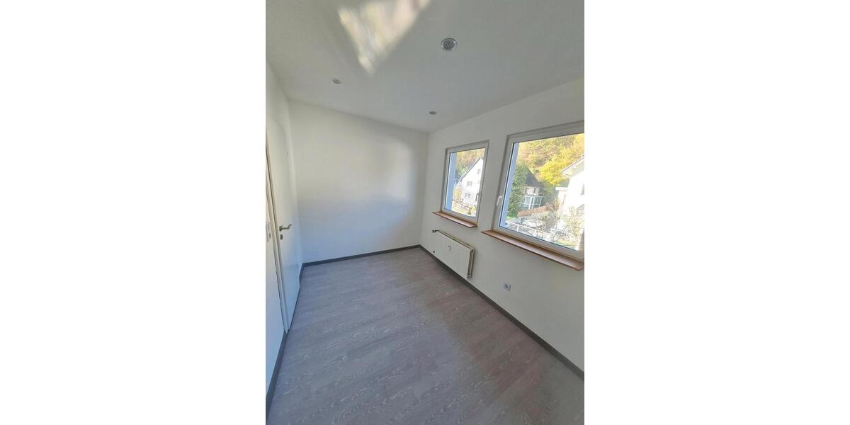 Erdgeschoßwohnung Wissen - 5 Zimmer, 140 m&sup2;, 850&euro; | Angebot:25750550