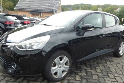 Renault Clio 109.000 km 6.700 &euro; Wiehl 51674