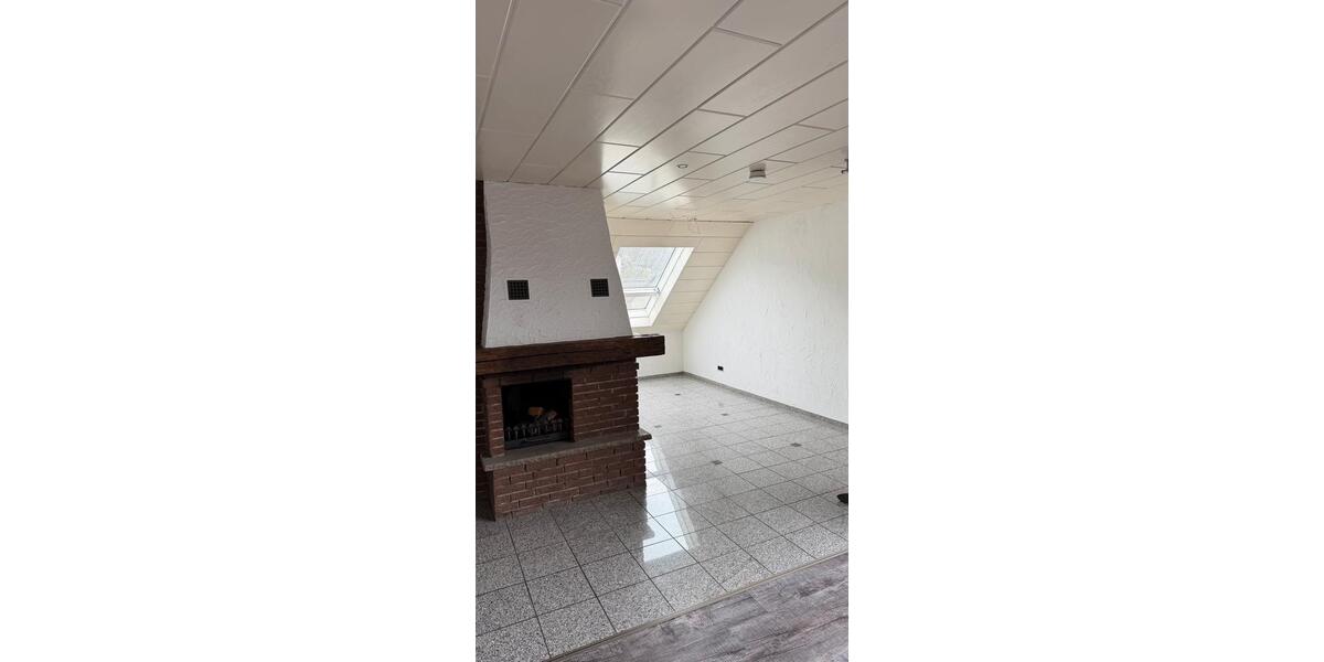 Dachgeschoßwohnung Lüdenscheid - 3 Zimmer, 105 m&sup2;, 695&euro; | Angebot:25978313